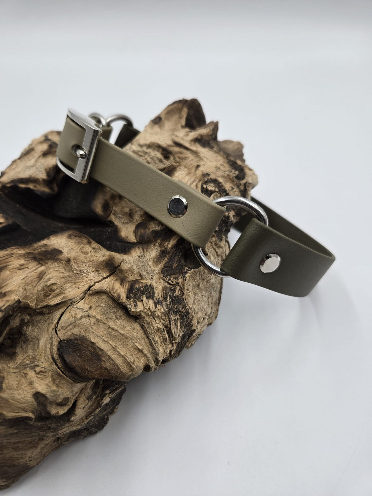 Sofortkauf - Biothane-Halsband in Grün & Beige - Einzelstück 38 bis 42 cm