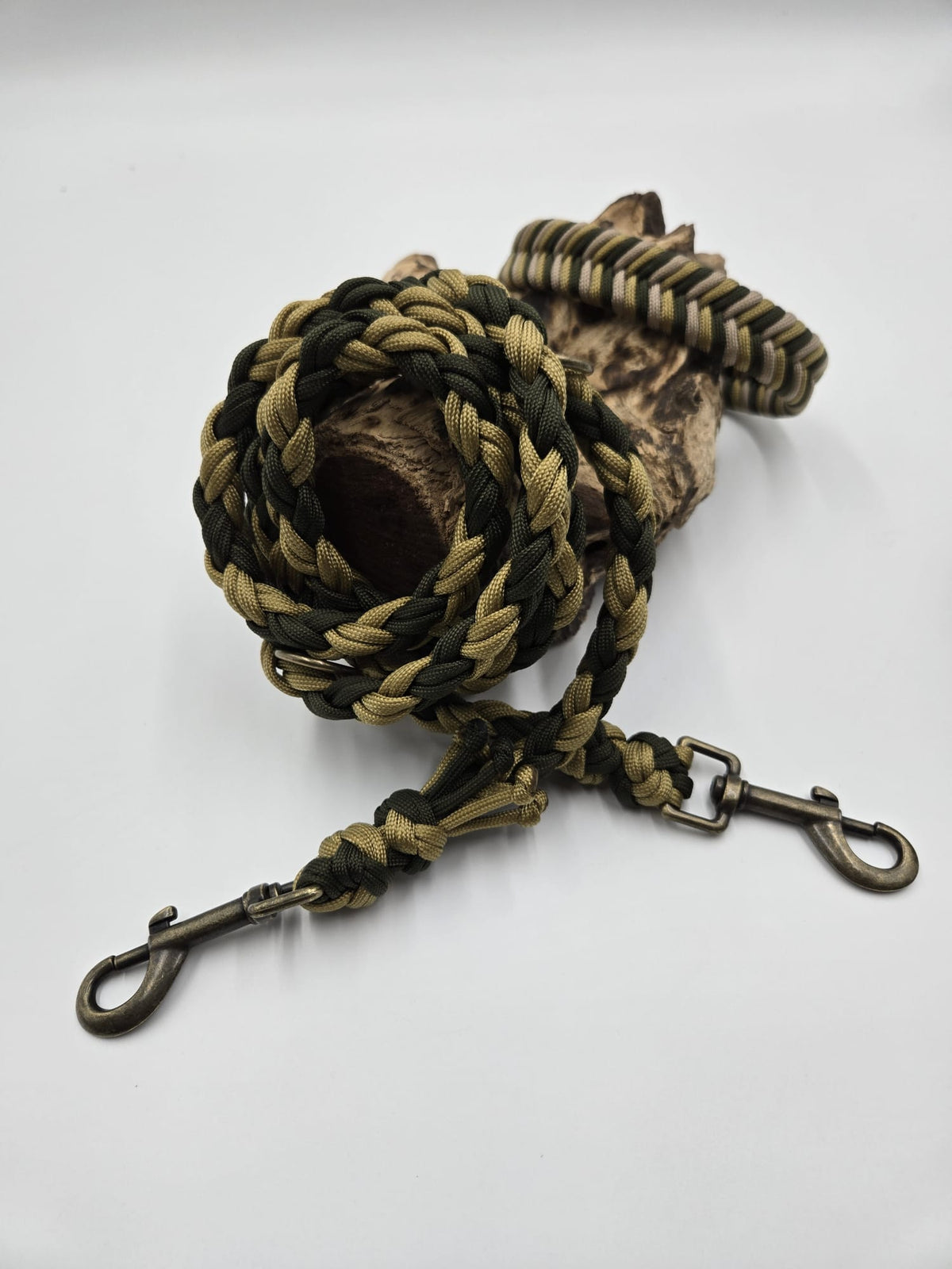 Sofortkauf - Paracord-Leine 8-fach geflochten „Beige, Goldbeige & Olivgrün“ – 225 cm
