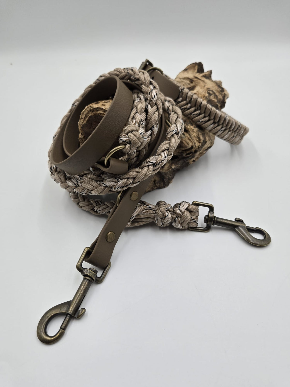 Sofortkauf - Biothane-Halsband in Coyote mit Fischgrätenmuster - 29 bis 37 cm