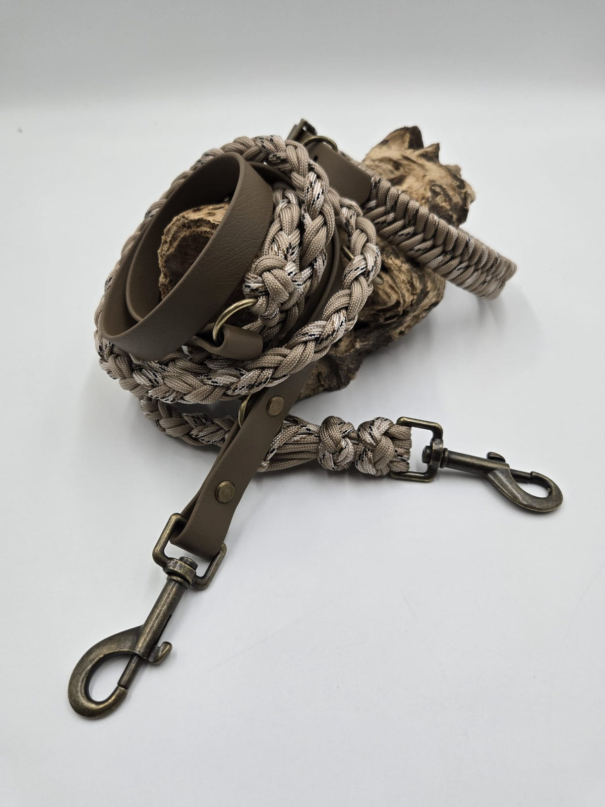 Sofortkauf - Biothane-Halsband in Coyote mit Fischgrätenmuster - 38 bis 43 cm