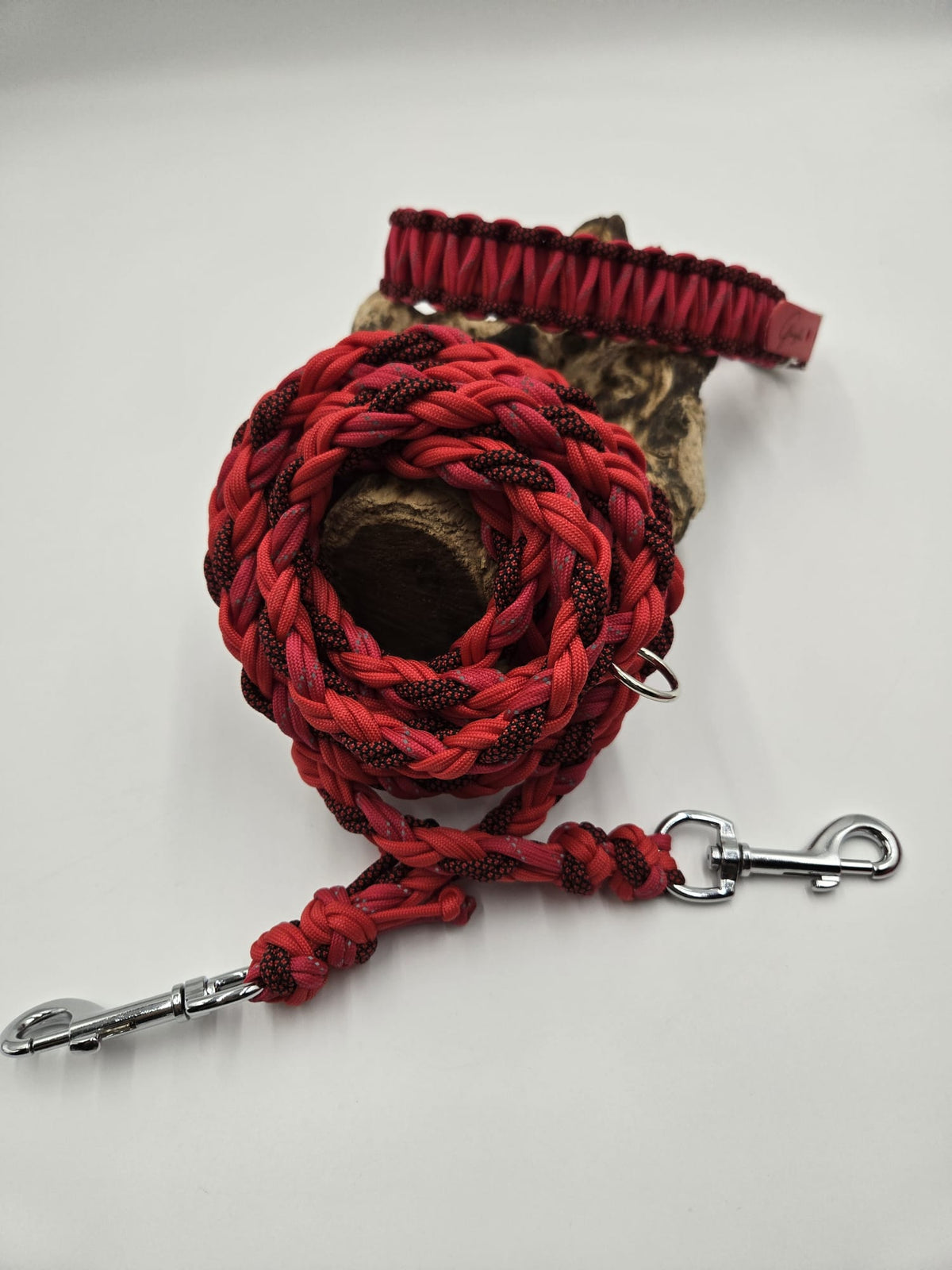 Sofortkauf - Paracord-Leine 8-fach geflochten „Rot & Reflex“ – 210 cm