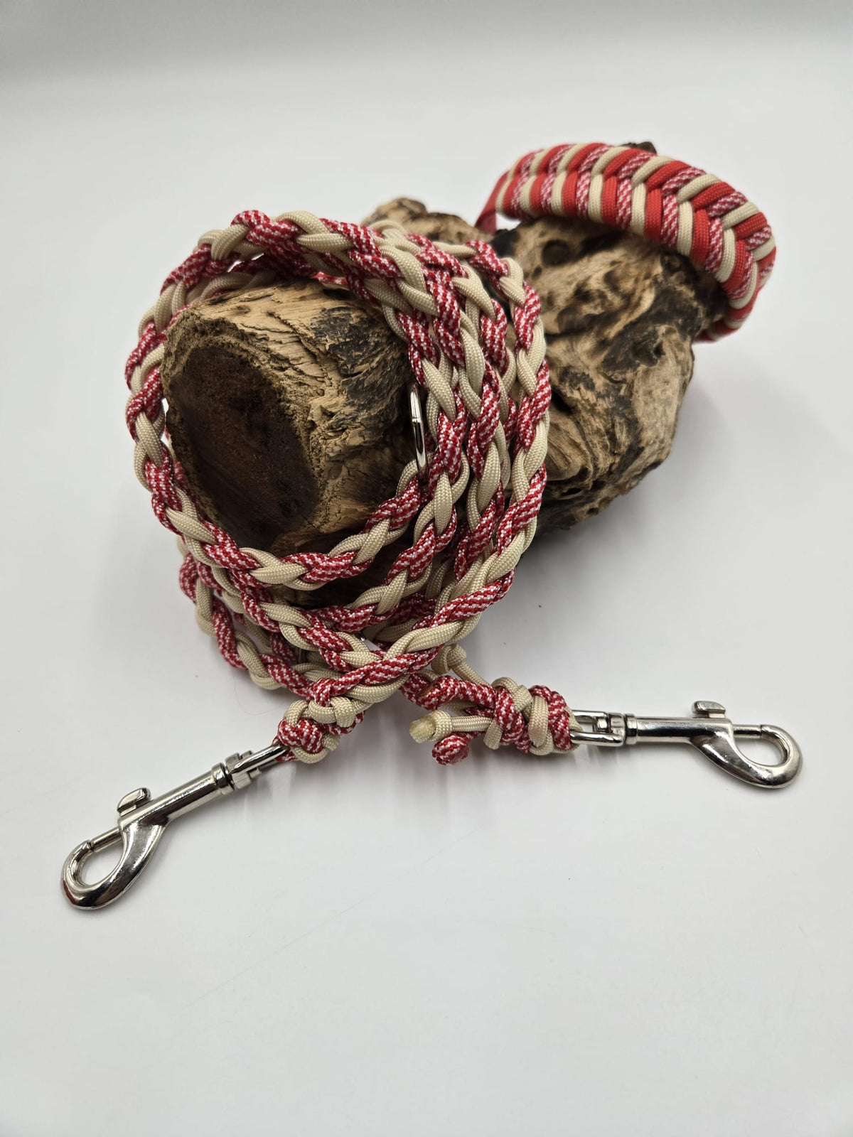 Sofortkauf - Paracord-Leine 4-fach geflochten „Hellbeige & Rot“ – 190 cm