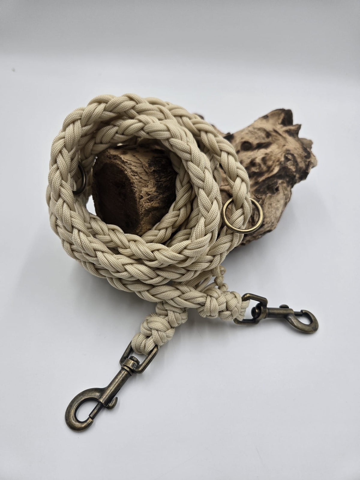 Sofortkauf - Paracord-Leine 8-fach geflochten „Hellbeige“ – 230 cm