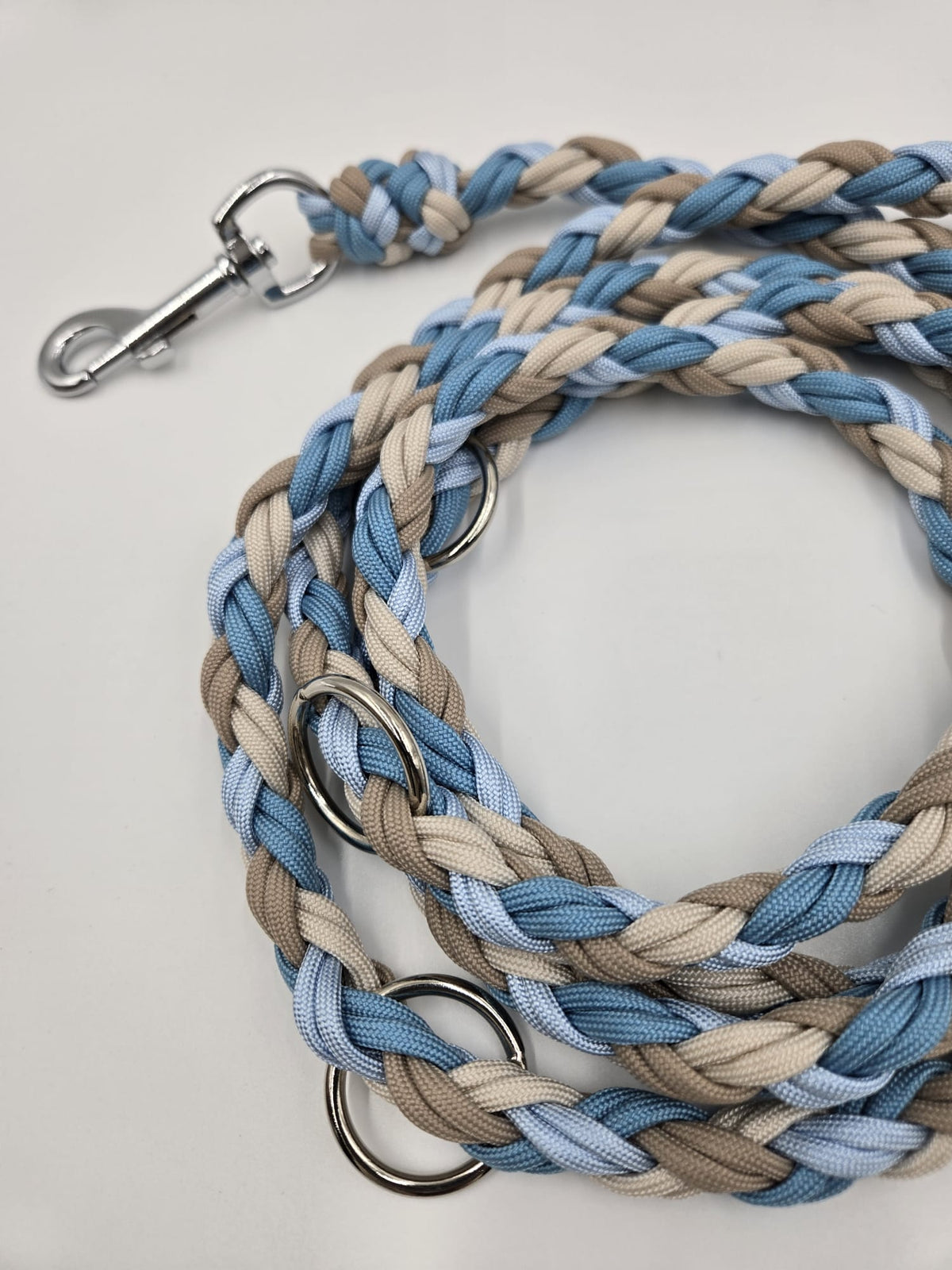 Sofortkauf - Paracord-Leine 8-fach gelochten „Blau & Beige“ – 260 cm