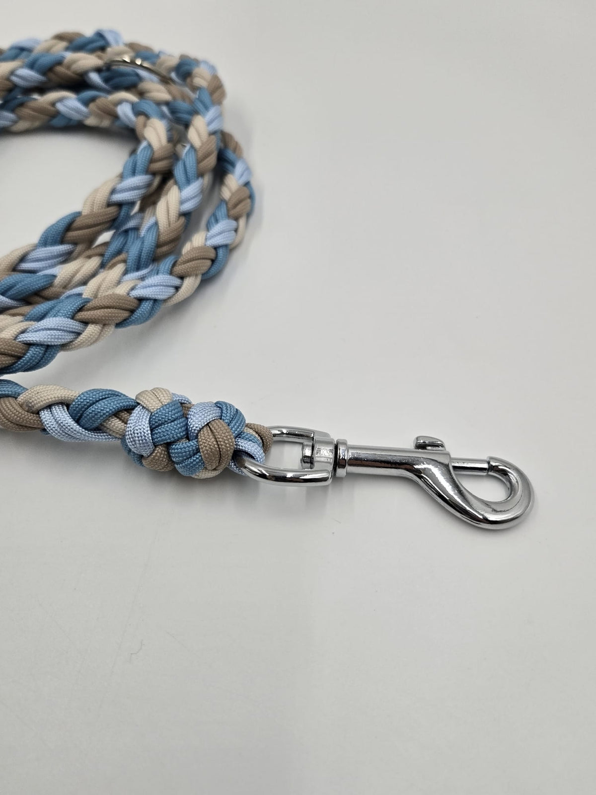 Sofortkauf - Paracord-Leine 8-fach gelochten „Blau & Beige“ – 260 cm