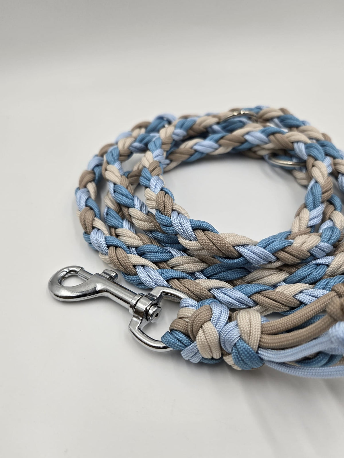 Sofortkauf - Paracord-Leine 8-fach gelochten „Blau & Beige“ – 260 cm
