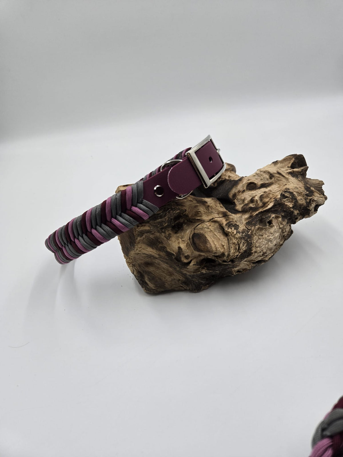 Sofortkauf - Biothane-Halsband in Bordeaux mit Fischgrätenmuster - 21 bis 27 cm