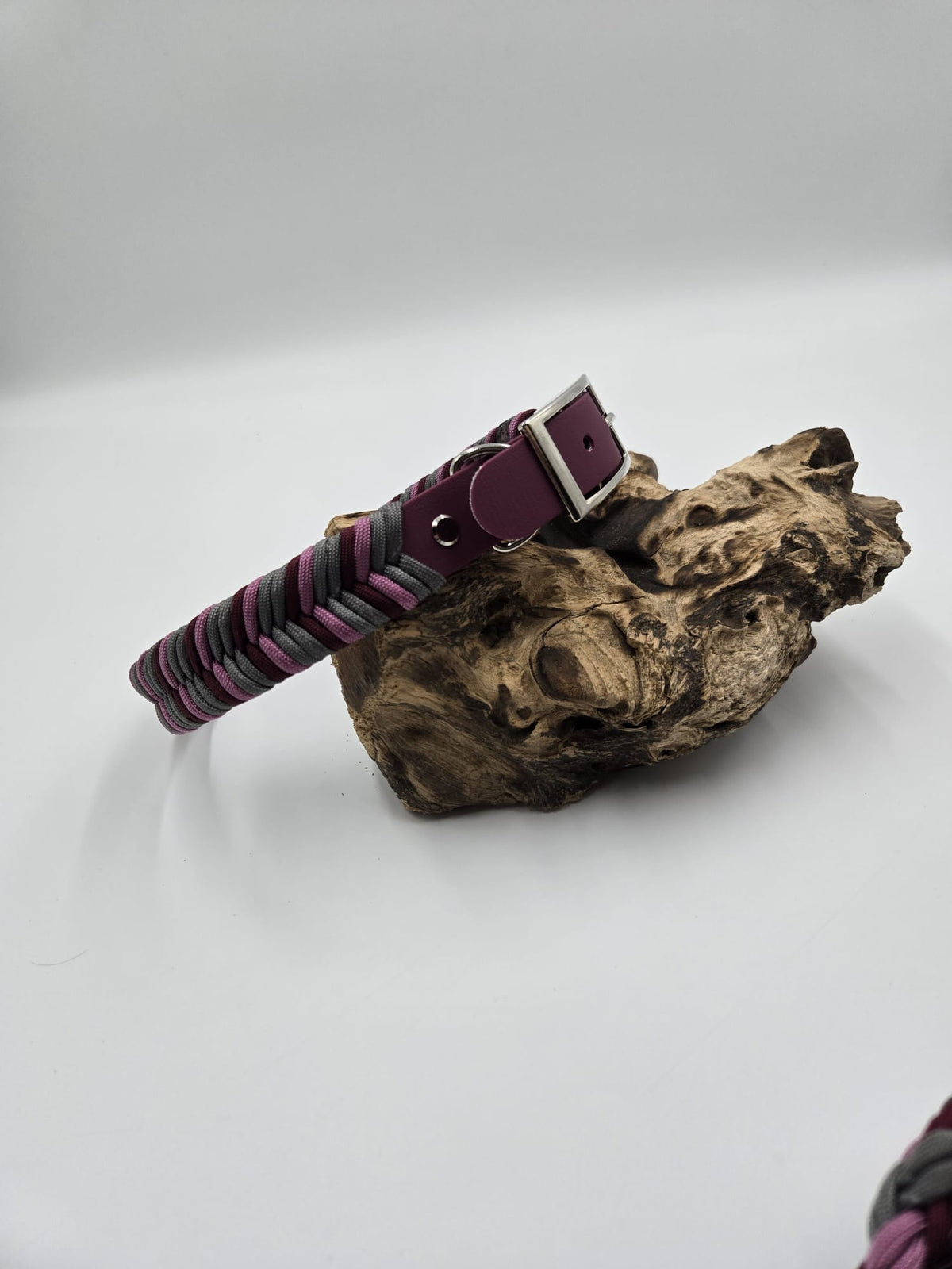 Sofortkauf - Biothane-Halsband in Bordeaux mit Fischgrätenmuster - 21 bis 27 cm