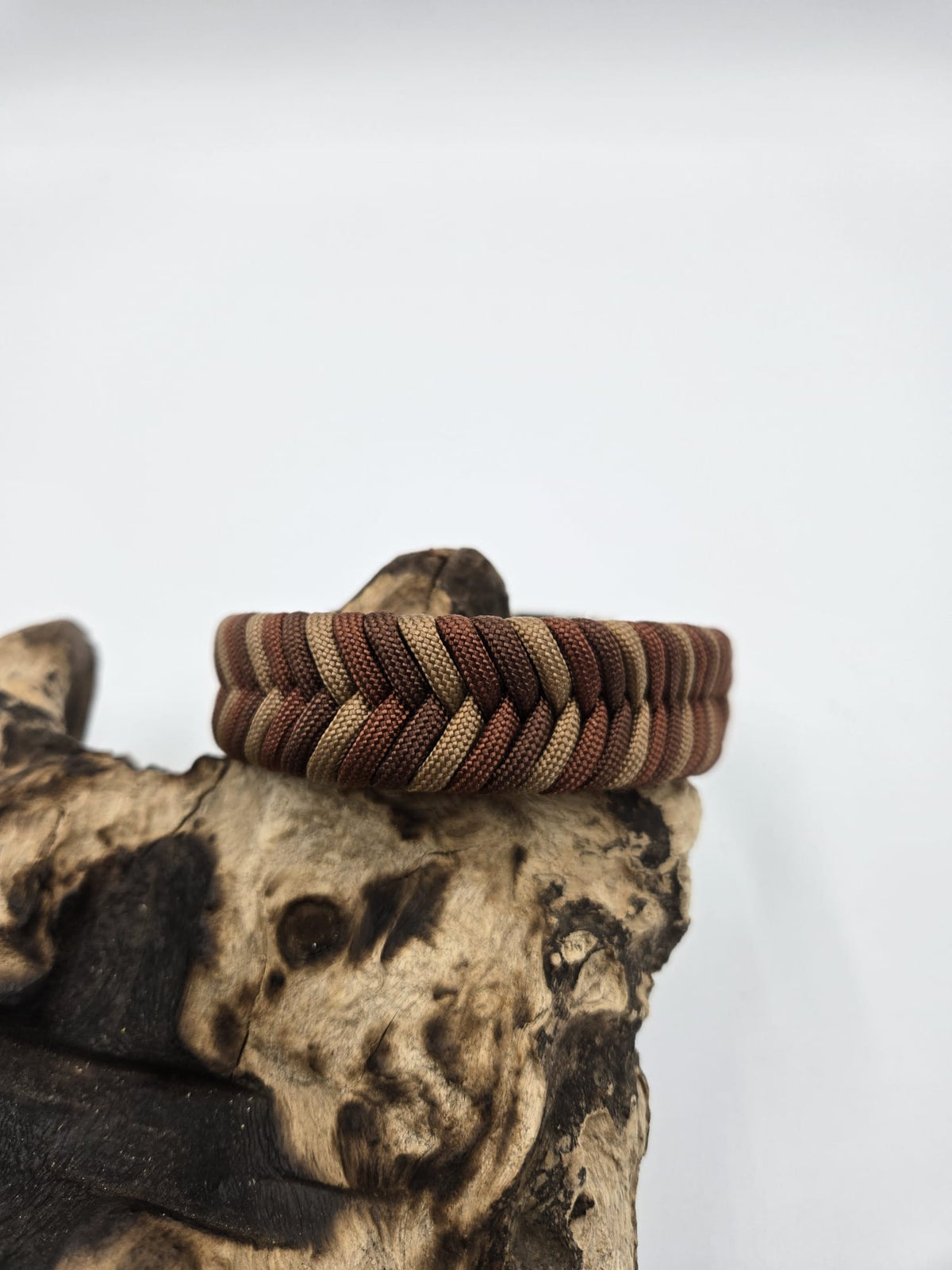Sofortkauf - Biothane-Halsband mit Paracord-Fischgrätenmuster "Brauntöne" - 23 bis 30 cm