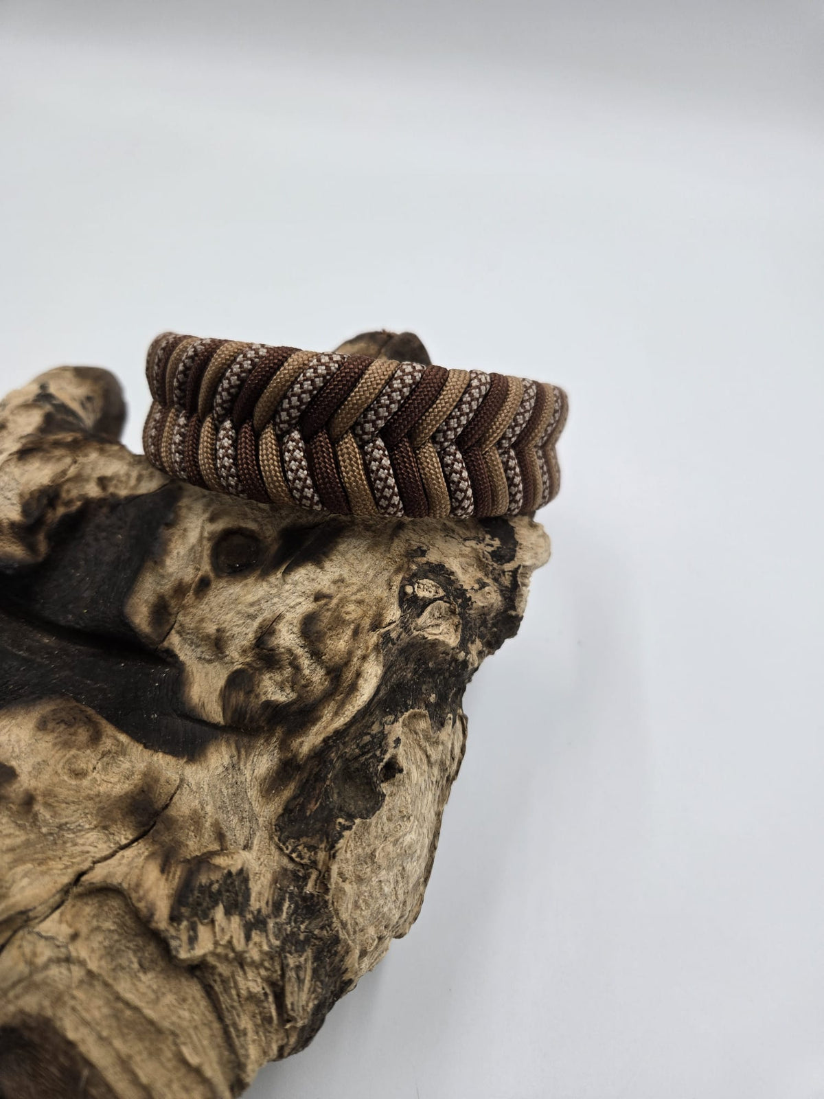 Sofortkauf - Biothane-Halsband mit Paracord-Fischgrätenmuster – "Naturtöne" - 37 bis 46 cm