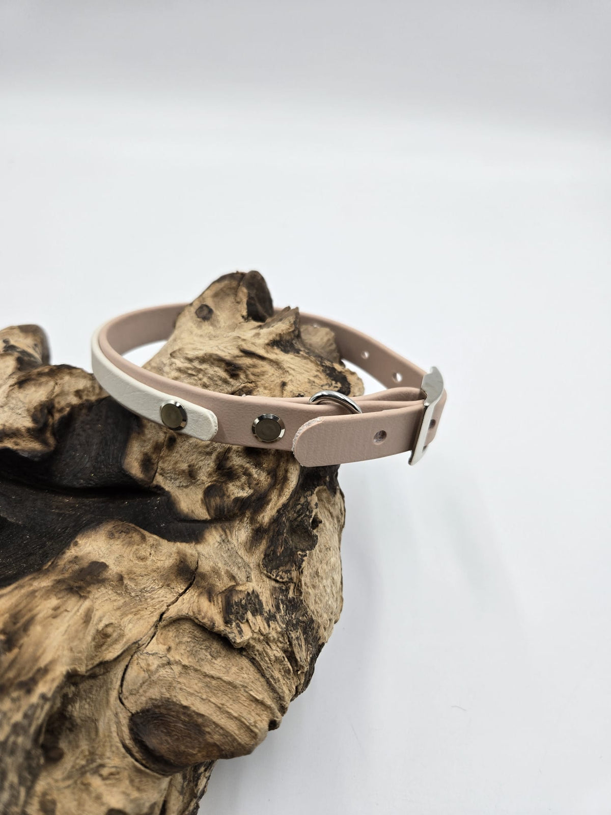Sofortkauf - Biothane-Halsband in Hellbeige & Weiß - 26 bis 32 cm