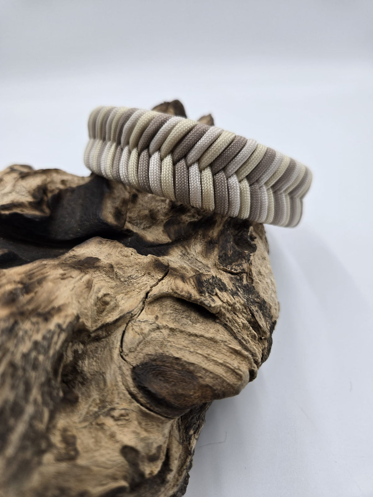 Sofortkauf - Biothane-Halsband mit Fischgrätenmuster - 60 bis 68 cm