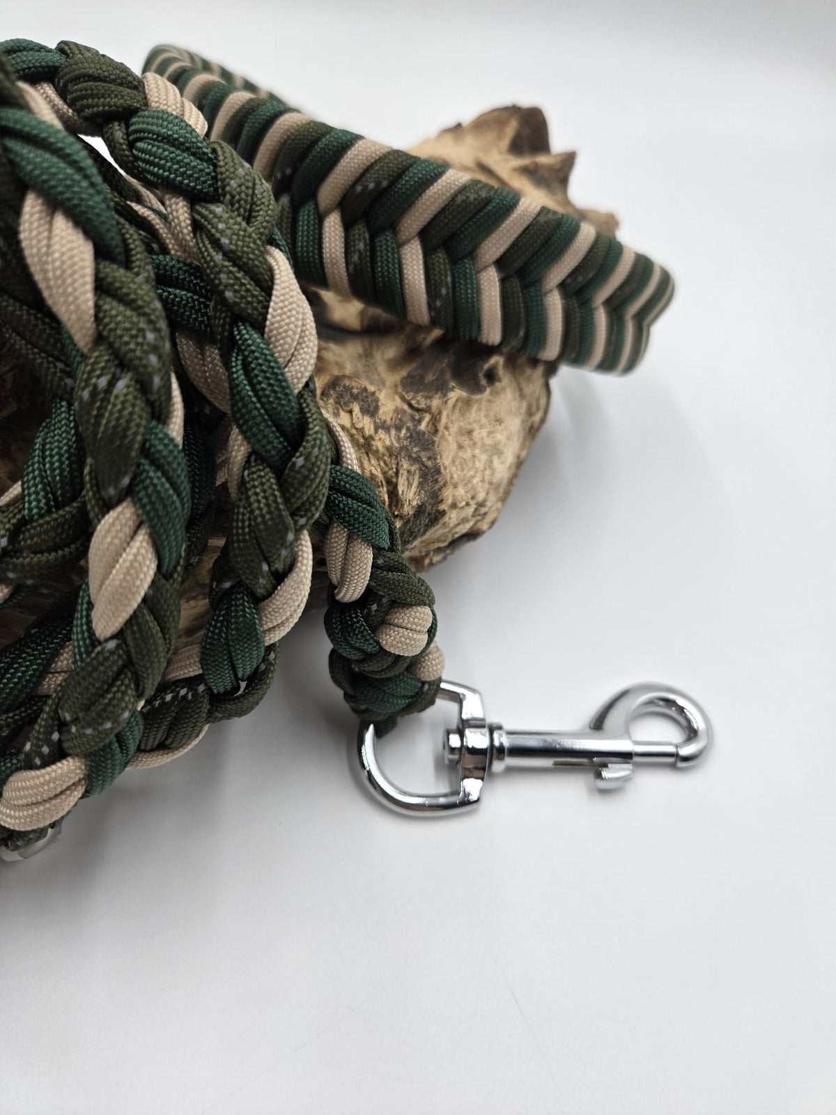 Sofortkauf - Paracord-Leine 8-fach geflochten "Beige und Grüntöne" - 250 cm