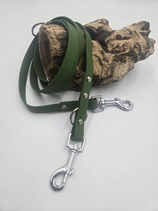 Sofortkauf - Leine aus beschichtetem Gurtband in Olivgrün – 160 cm