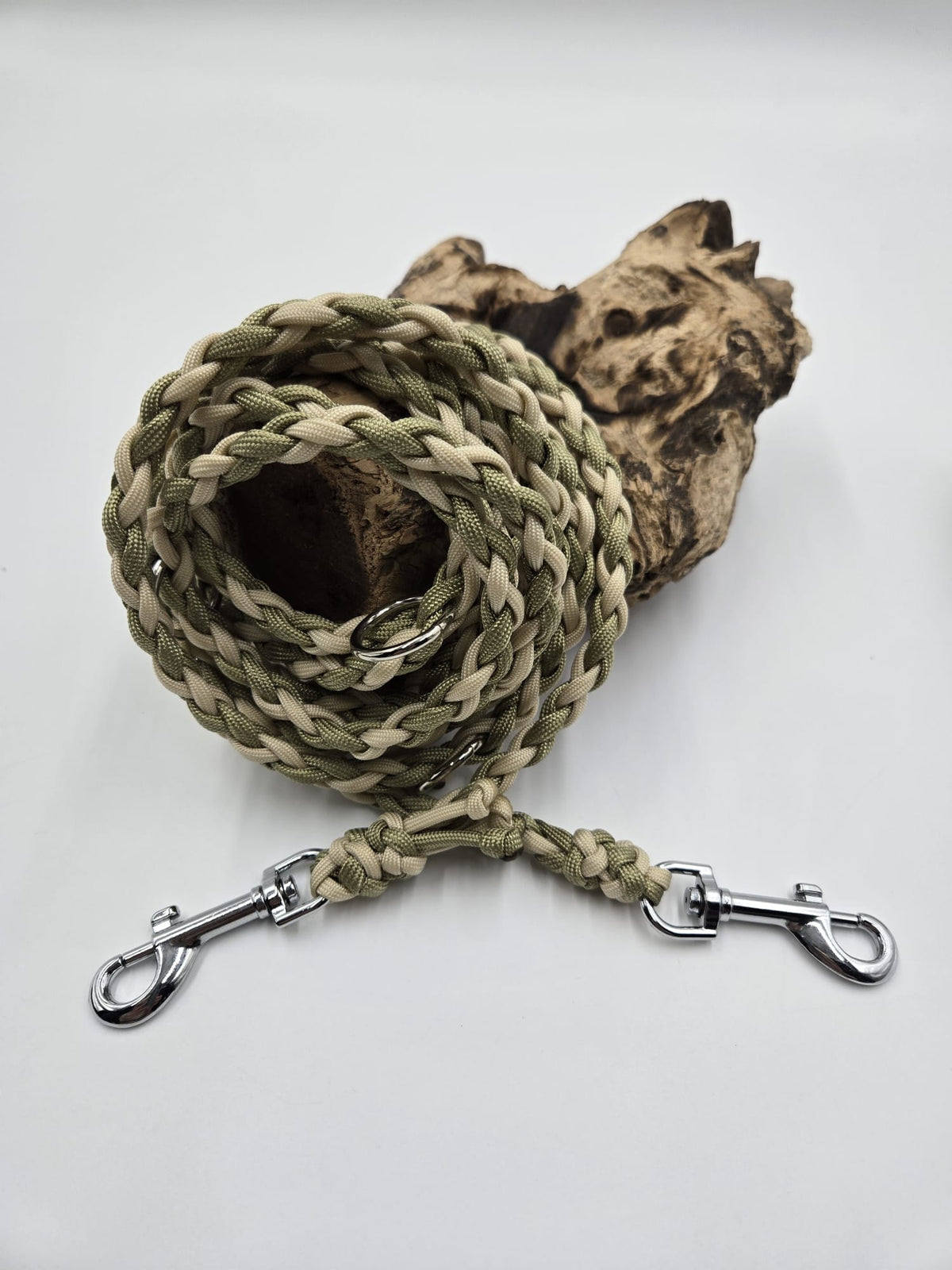 Sofortkauf - Halsband Fischgrätenmuster & Leine 4-fach geflochten – Fischgräten-Set in Guacamole & Graubeige - 22 bis 26 cm - 280 cm
