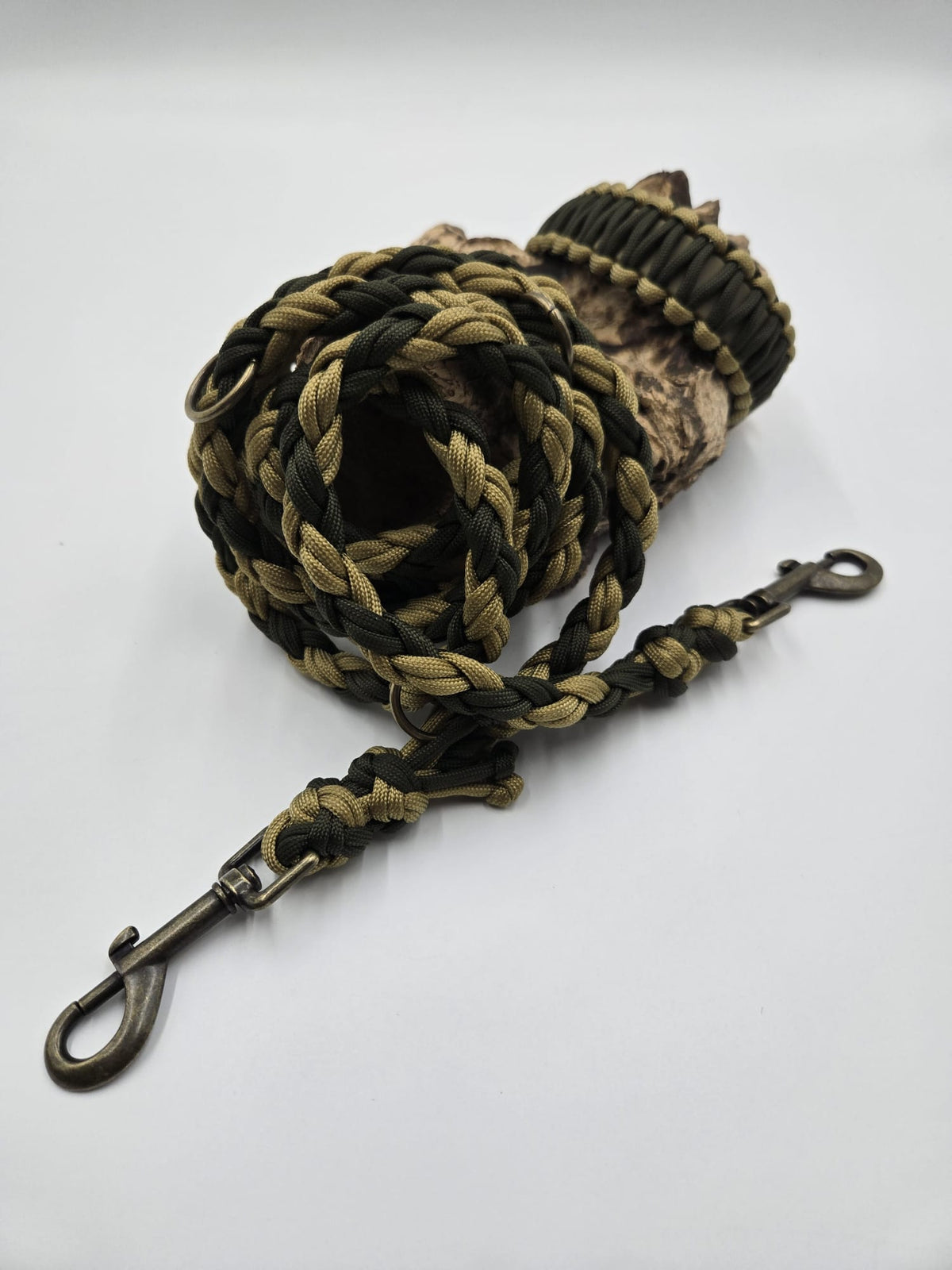 Sofortkauf - Biothane-Hundehalsband mit Cobraknoten verschiedene Grüntöne - 29 bis 35 cm