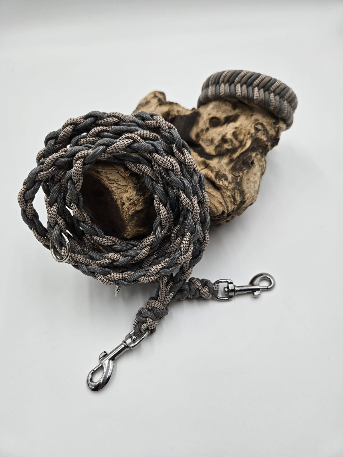 Sofortkauf - Paracord-Leine 4-fach geflochten „Grau & Beige“ – 240 cm
