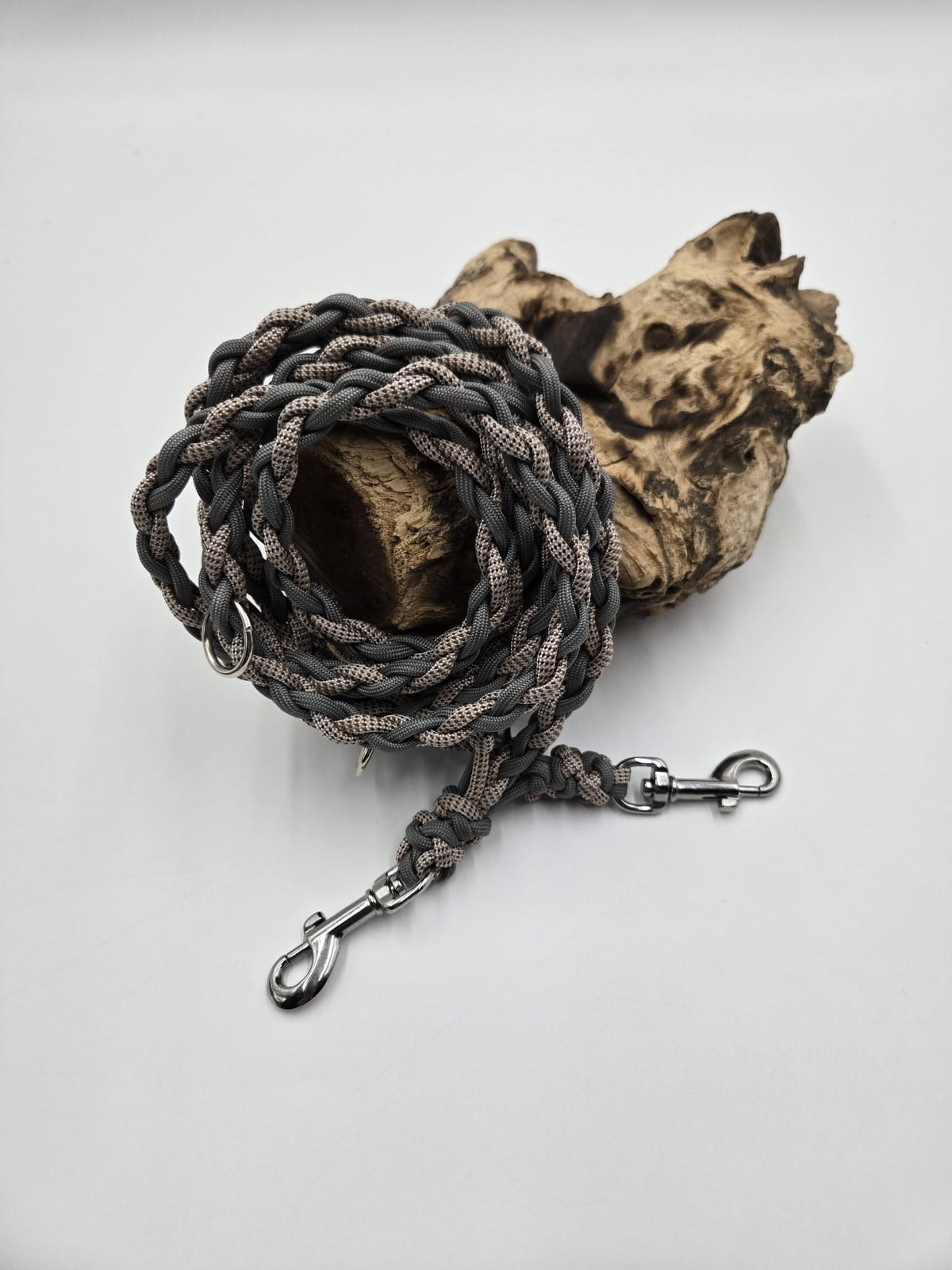 Sofortkauf - Paracord-Leine 4-fach geflochten „Grau & Beige“ – 240 cm