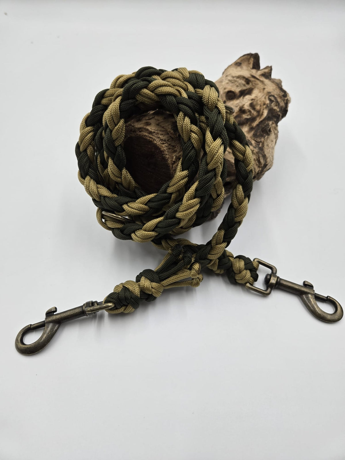 Sofortkauf - Paracord-Leine 8-fach geflochten „Beige, Goldbeige & Olivgrün“ – 225 cm