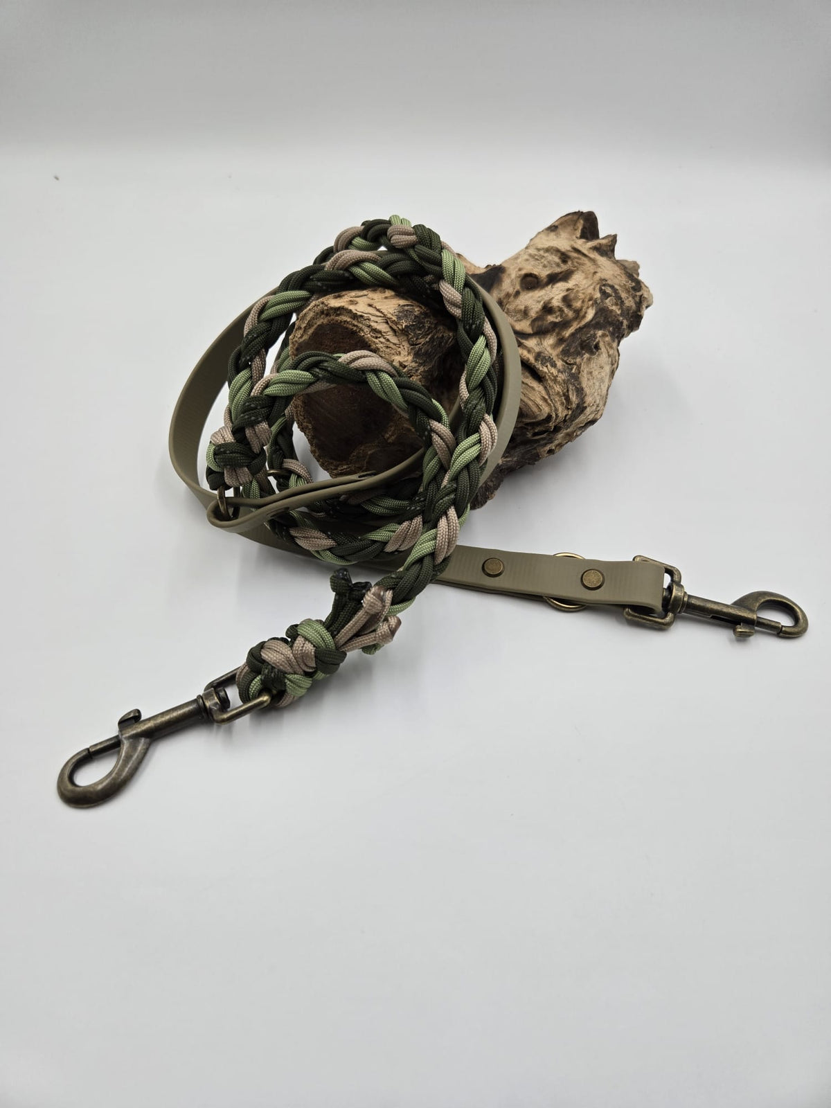 Sofortkauf - Kombi-Leine aus 19 mm Biothane & Paracord 8-fach geflochten - 200 cm