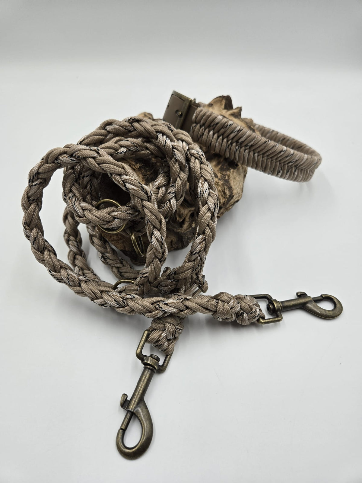 Sofortkauf - Biothane-Halsband in Coyote mit Fischgrätenmuster - 27 bis 33 cm