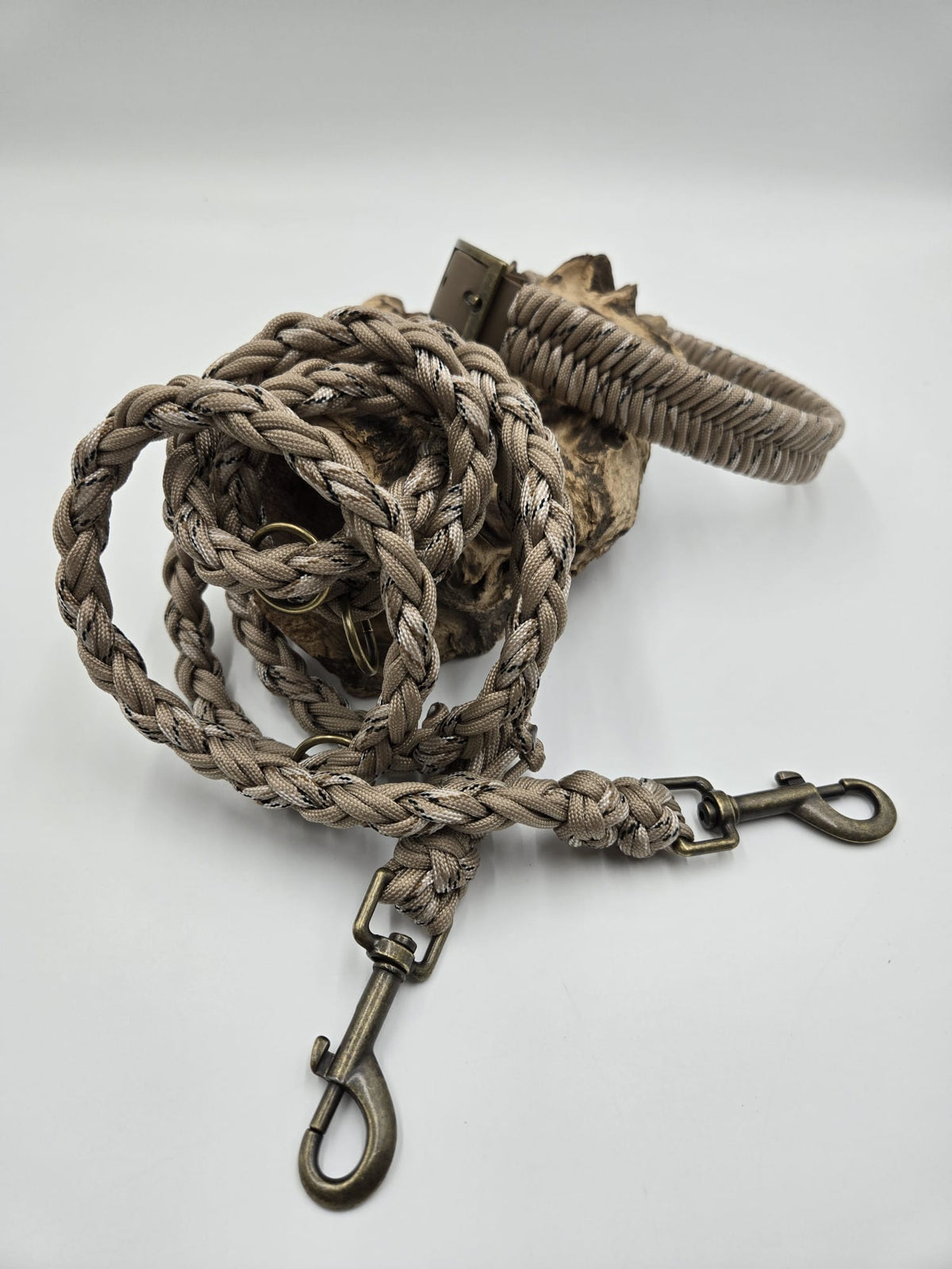 Sofortkauf - Biothane-Halsband in Coyote mit Fischgrätenmuster - 44 bis 52 cm