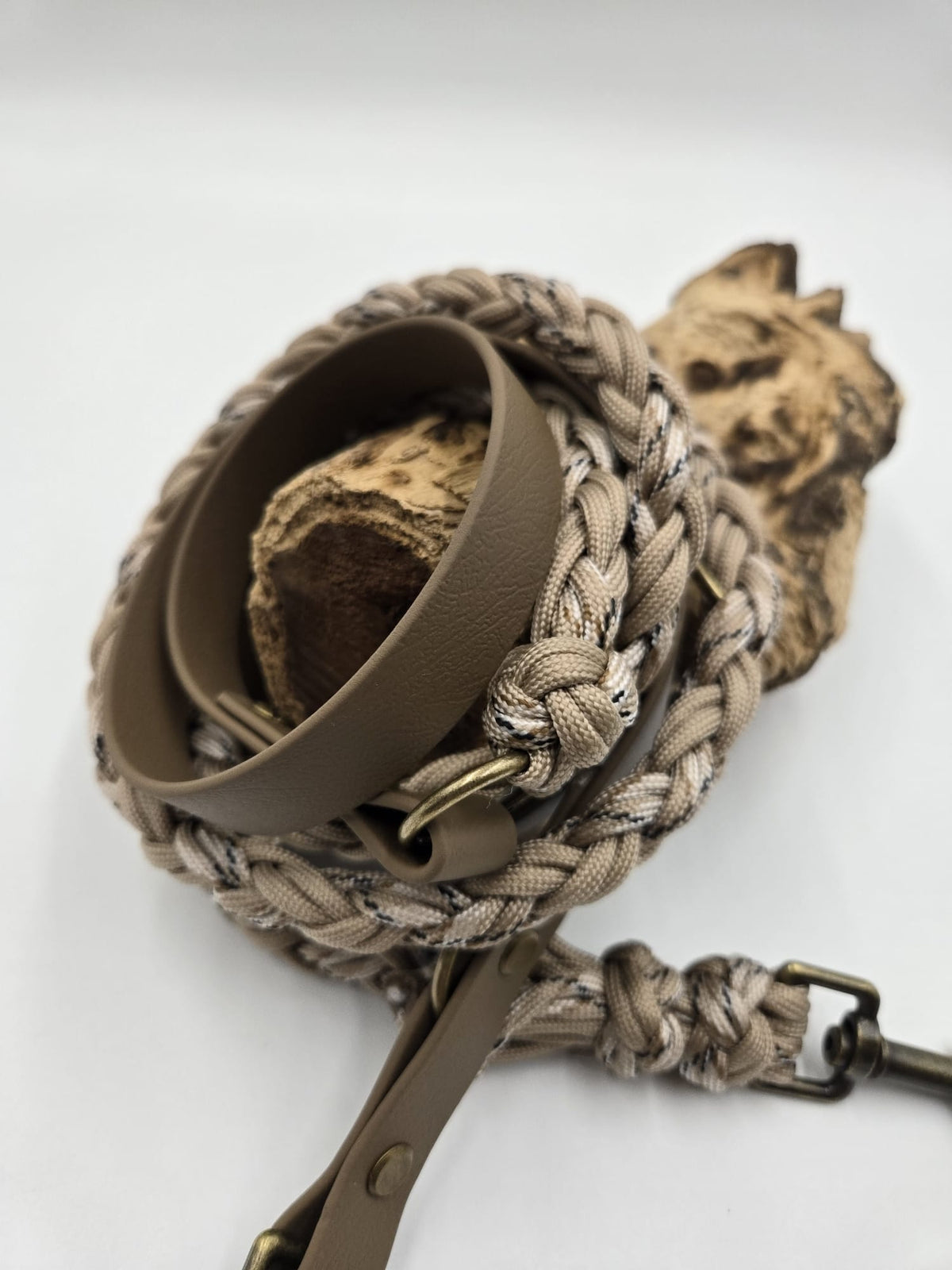 Sofortkauf - Kombi-Leine aus 19 mm Biothane & Paracord 8-fach geflochten - 225 cm
