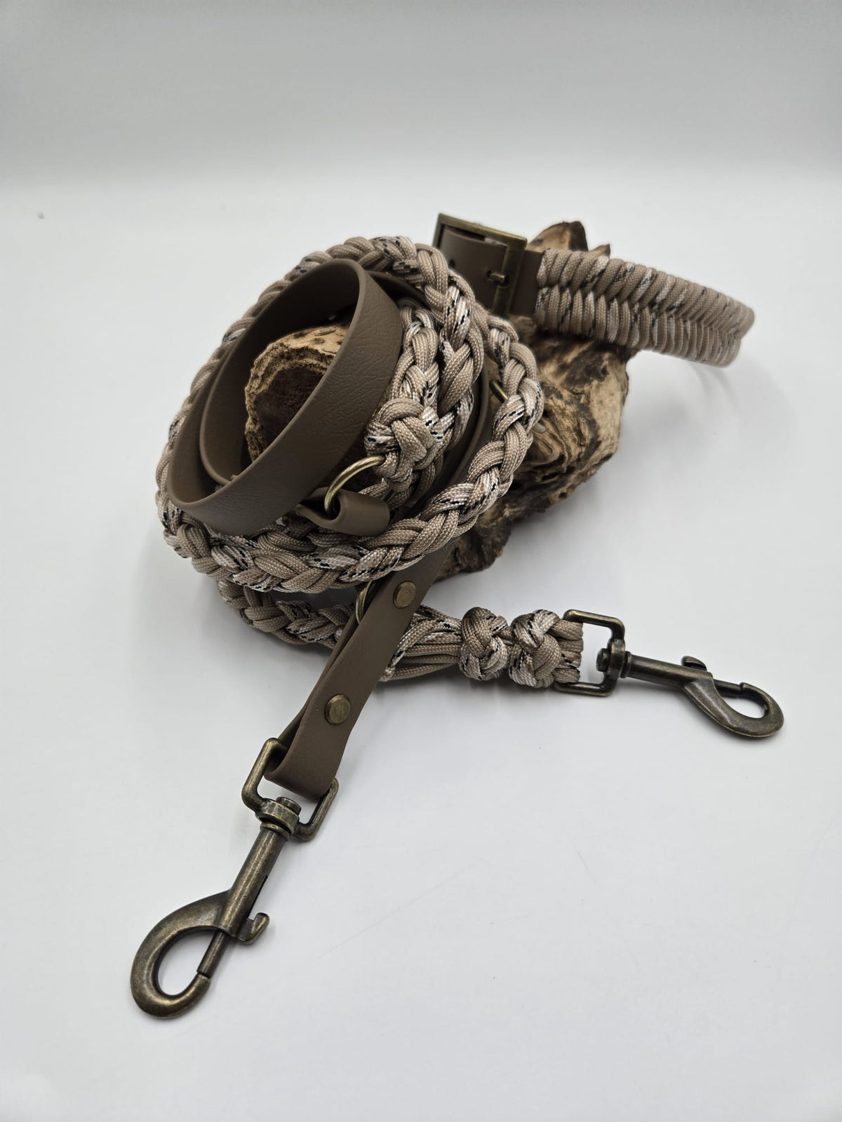 Sofortkauf - Biothane-Halsband in Coyote mit Fischgrätenmuster - 44 bis 52 cm