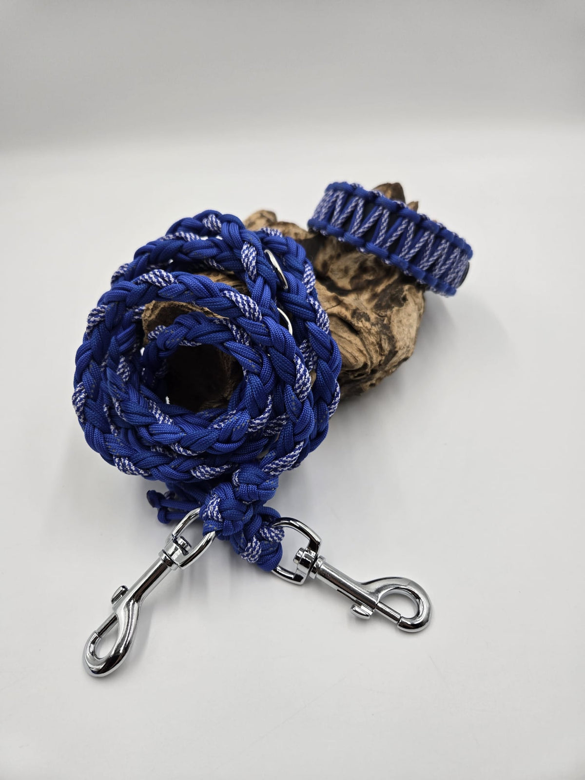 Sofortkauf - Paracord-Leine 8-fach geflochten „Blau & Blau-Weiß“ – 210 cm