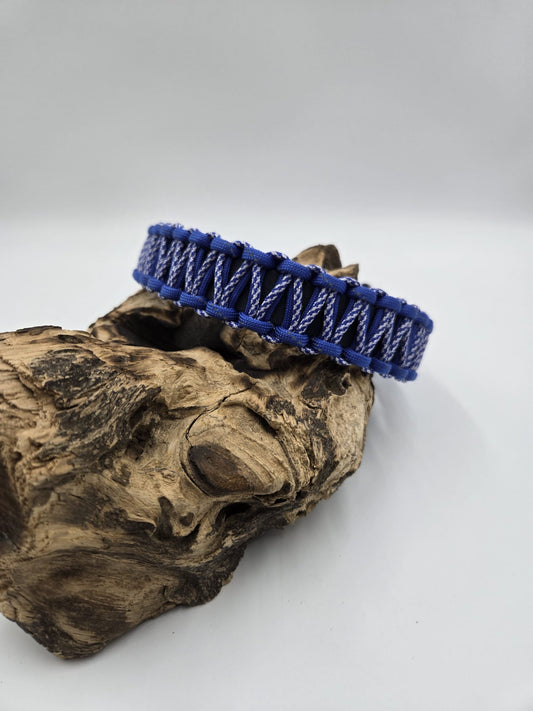 Sofortkauf - Hundehalsband mit Paracord-Umwicklung in verschiedenen Blautönen - 48 bis 56 cm