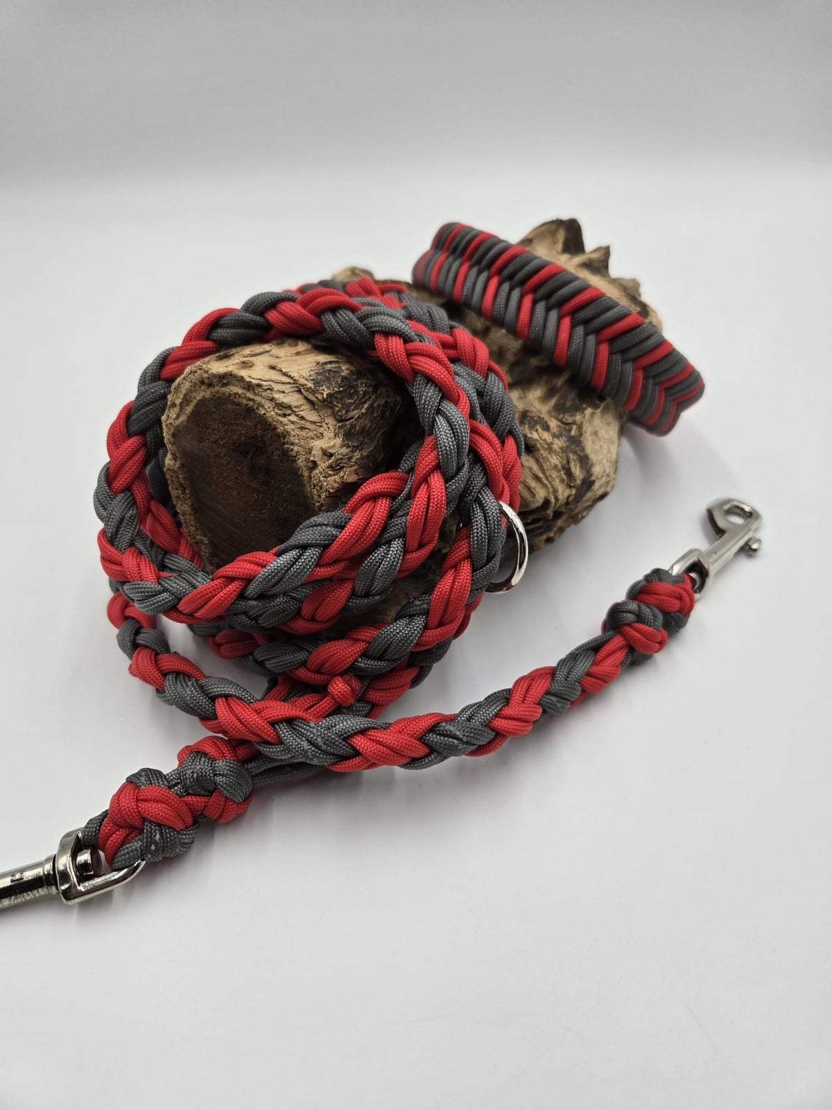 Sofortkauf - Paracord-Leine 8-fach geflochten „Grau, Reflex & Rot“ – 230 cm