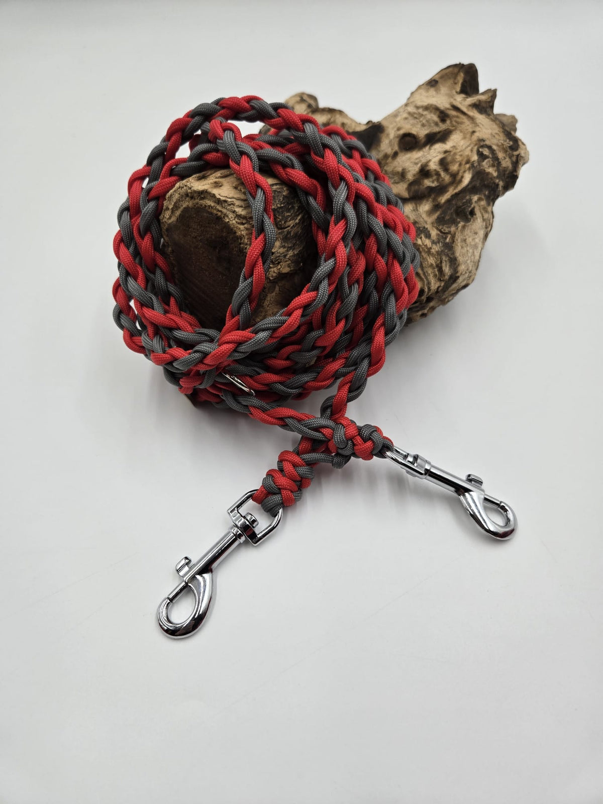 Sofortkauf - Paracord-Leine 4-fach geflochten „Grau & Rot“ – 310 cm