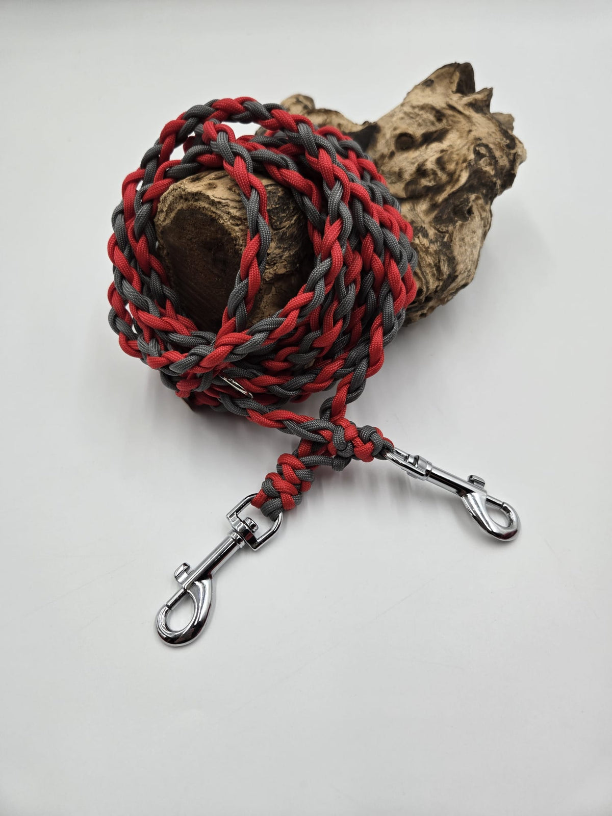 Sofortkauf - Paracord-Leine 4-fach geflochten „Grau & Rot“ – 310 cm