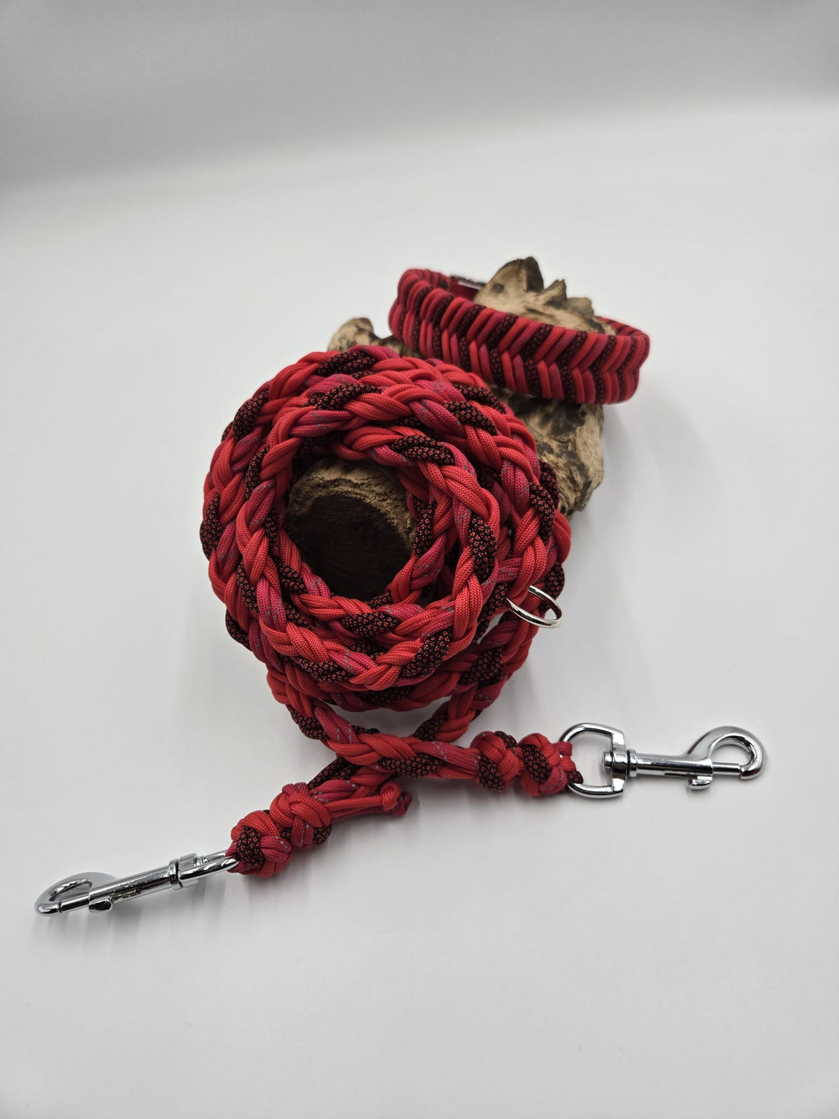 Sofortkauf - Paracord-Leine 8-fach geflochten „Rot & Reflex“ – 210 cm