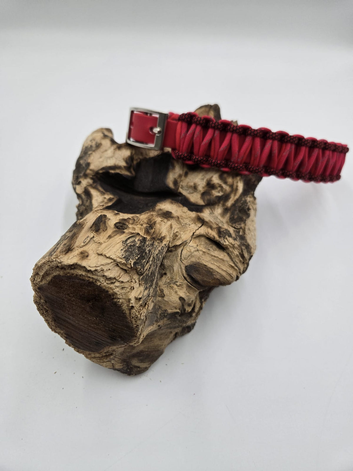 Sofortkauf - Biothane-Halsband in Rot mit Cobramuster - 45 bis 53 cm