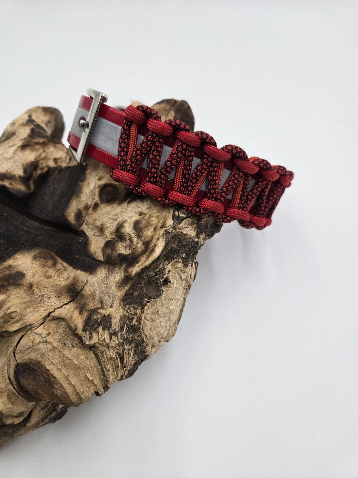 Sofortkauf - Biothane-Halsband in Rot mit Reflexstreifen und Cobramuster - 29 bis 36 cm